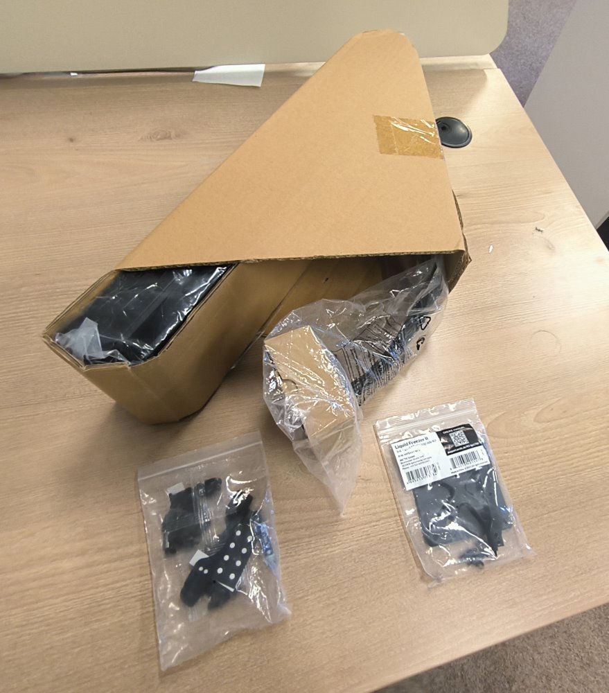 OPRAVENÉ - ARCTIC Liquid Freezer II 420 vodní chladič CPU / 420mm radiátor / 3x 140mm P14 PWM ventilátory