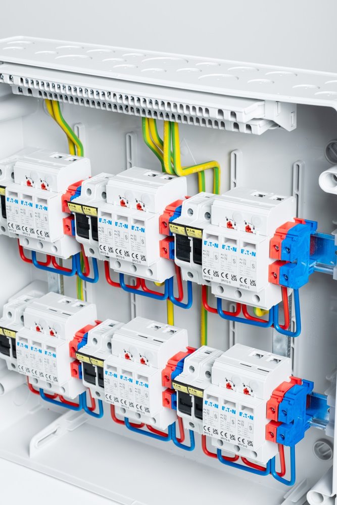 Solarmi DC6 osazený rozvaděč pro fotovoltaiku, 6x svodič, 6x odpojovač, pojistky