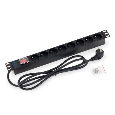 Triton 19"  rozvodný panel 1U 8x230V ČSN vypínač,černý,2m